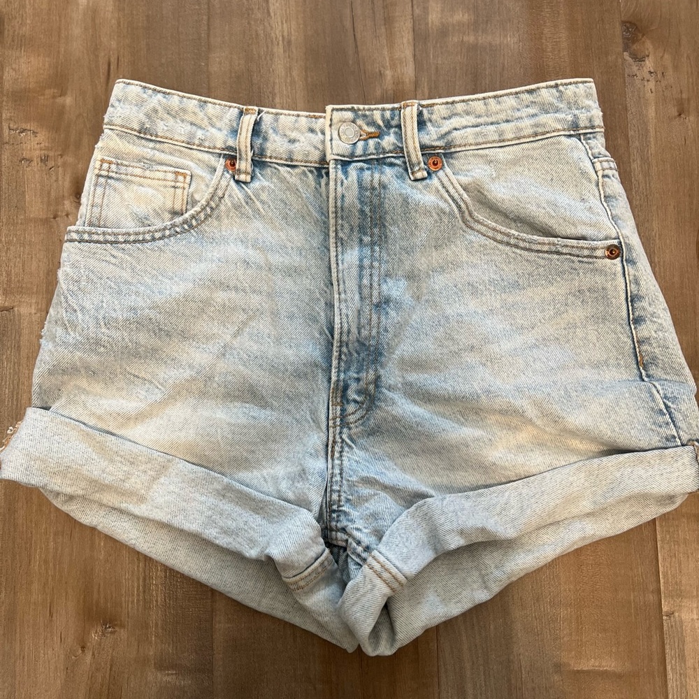 Zara Light Blue High Waisted Mom Jean Shorts